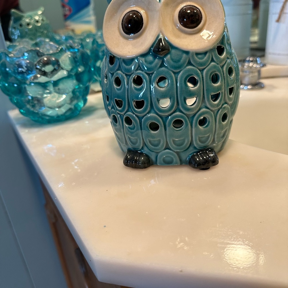 Bathroom accessories